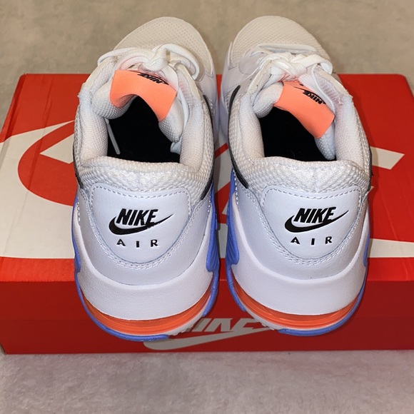 NIKE size 7. air max excee - Picture 6 of 7